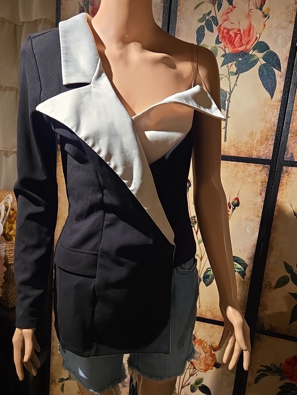 Fashion Nova Black Blazer with White Contrast Lapel: Medium C